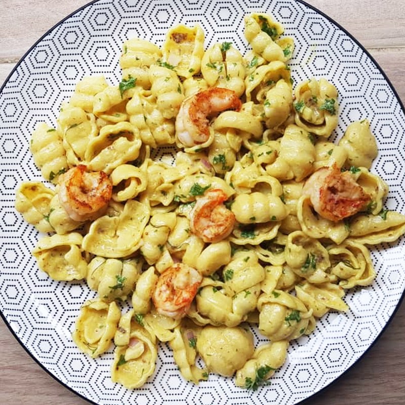 Salade de gambas fruités et sauce curry