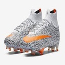 CRAMPONS DE FOOTBALL POINTUE 44