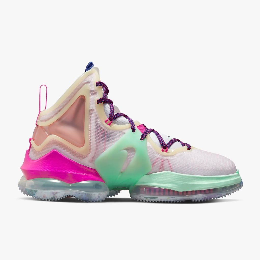 LeBron 19