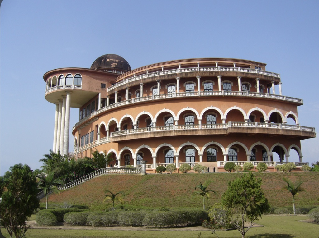 LE PALAIS DE LA " MONIN BIA"