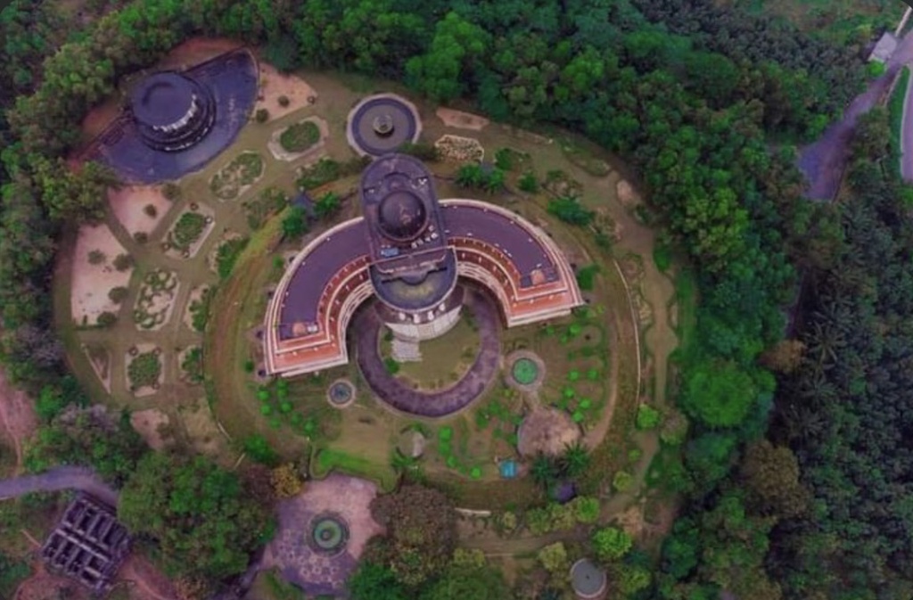 LE PALAIS DE LA " MONIN BIA"