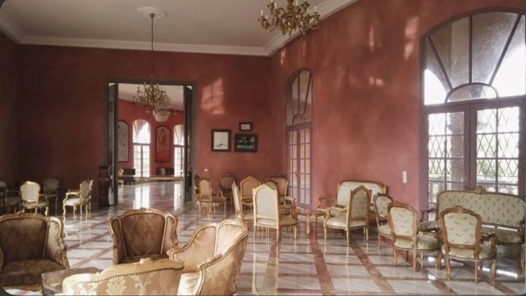 LE PALAIS DE LA " MONIN BIA"