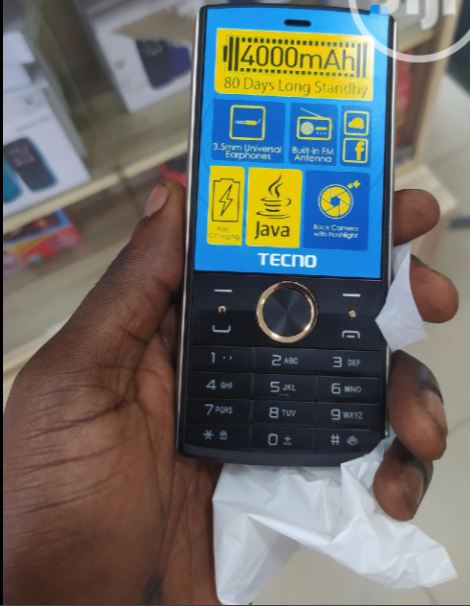 Tecno T484 - 2,8&quot; - 3 Mpx - 8Mo - Dual Sim - Black