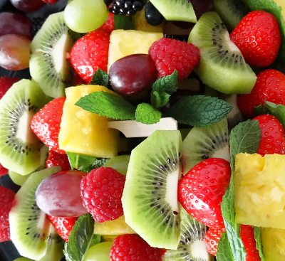 Plateau de 16 brochettes de 5 fruits