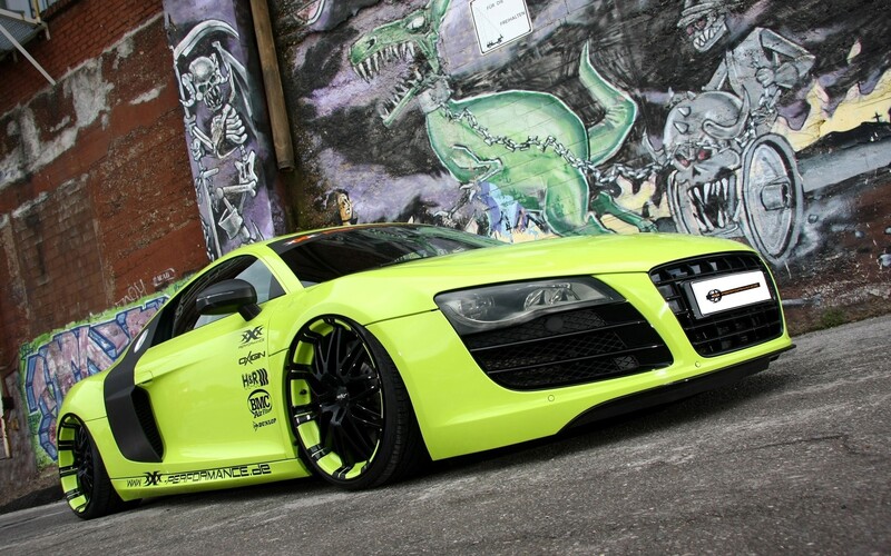 AUDI R8 V10