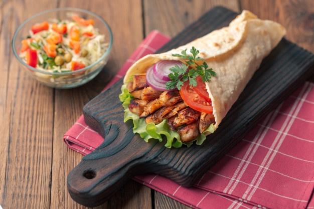 Chawarma viande tomate