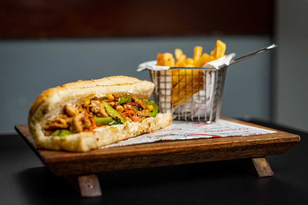 CHINESE SANDWICH  AVEC FRITES ET BOISSON