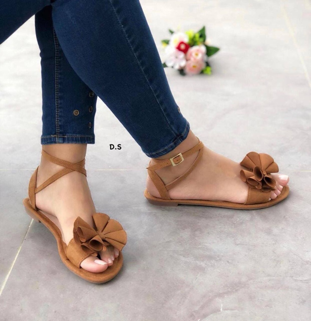 Chaussure pairs plate