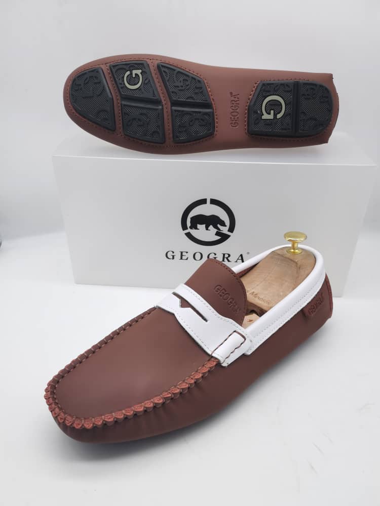 mocassin