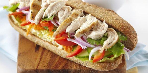 Baguette laitue poulet sauce