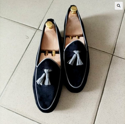 chaussures hommes- mocassin loafer noir bordure et pompon gris