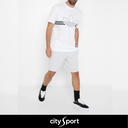 tee-shirt ADIDAS avec un short