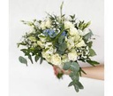 Bouquet de mariées avec fleurs naturelles